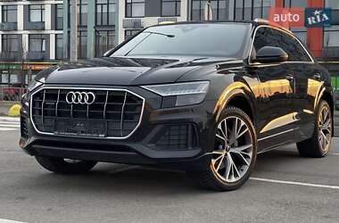 Внедорожник / Кроссовер Audi Q8 2021 в 