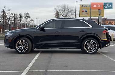 Внедорожник / Кроссовер Audi Q8 2021 в 