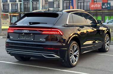 Внедорожник / Кроссовер Audi Q8 2021 в 