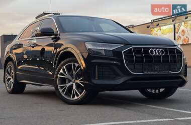 Внедорожник / Кроссовер Audi Q8 2021 в 