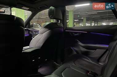 Внедорожник / Кроссовер Audi Q8 2021 в 
