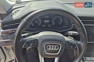 Позашляховик / Кросовер Audi Q8 2019 в 
