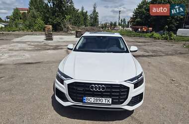 Позашляховик / Кросовер Audi Q8 2019 в 