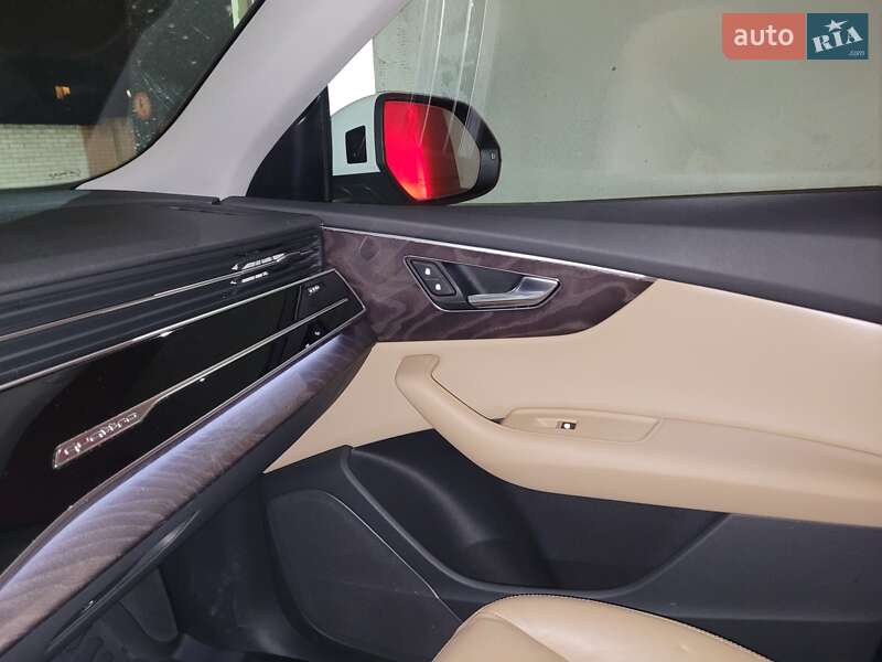 Внедорожник / Кроссовер Audi Q8 2019 в Львове