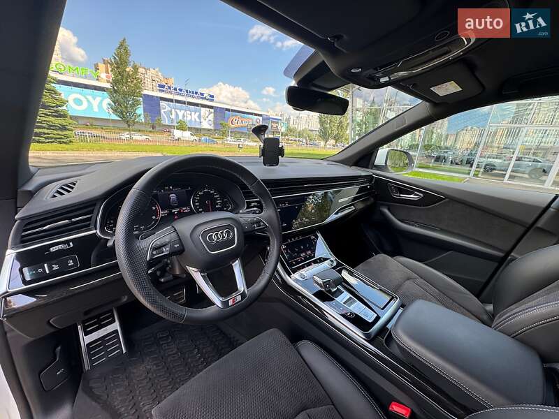 Позашляховик / Кросовер Audi Q8 2021 в Києві