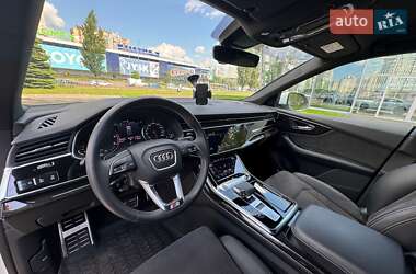 Внедорожник / Кроссовер Audi Q8 2021 в 