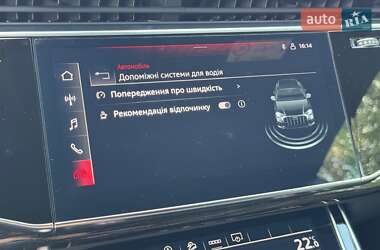 Внедорожник / Кроссовер Audi Q8 2021 в 