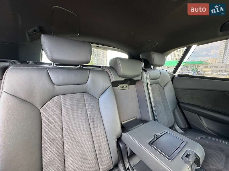 Позашляховик / Кросовер Audi Q8 2021 в Києві