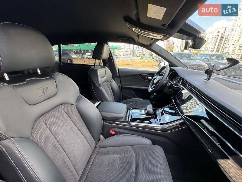 Позашляховик / Кросовер Audi Q8 2021 в Києві