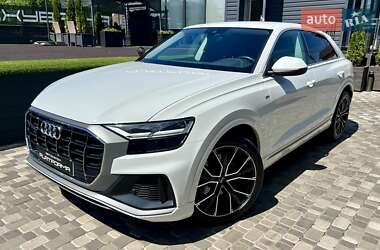 Позашляховик / Кросовер Audi Q8 2018 в 