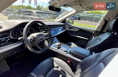Позашляховик / Кросовер Audi Q8 2018 в 