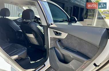 Позашляховик / Кросовер Audi Q8 2018 в 