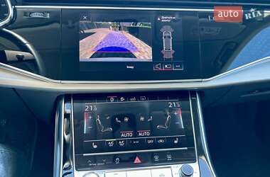 Позашляховик / Кросовер Audi Q8 2018 в 