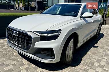 Позашляховик / Кросовер Audi Q8 2018 в 