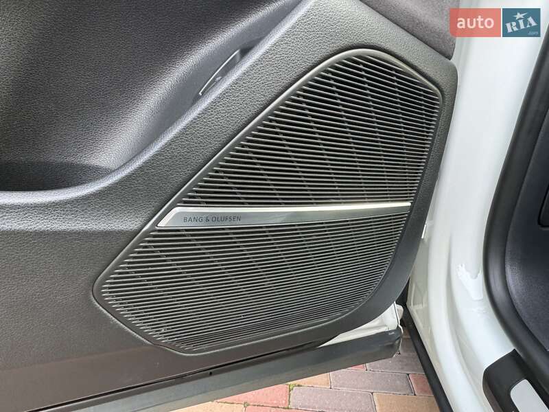 Внедорожник / Кроссовер Audi Q8 2018 в Киеве фото 24 Внедорожник / Кроссовер Audi Q8 2018 в Киеве