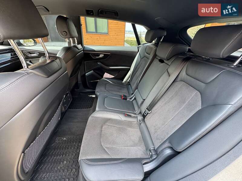 Внедорожник / Кроссовер Audi Q8 2021 в Днепре