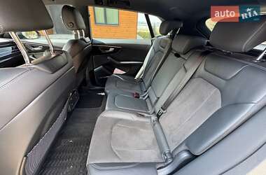 Внедорожник / Кроссовер Audi Q8 2021 в 