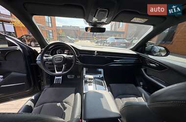 Внедорожник / Кроссовер Audi Q8 2021 в 