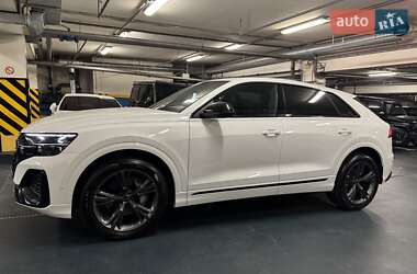 Внедорожник / Кроссовер Audi Q8 2024 в 