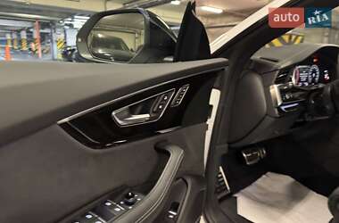 Внедорожник / Кроссовер Audi Q8 2024 в 