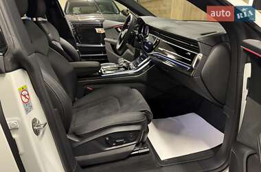 Внедорожник / Кроссовер Audi Q8 2024 в 