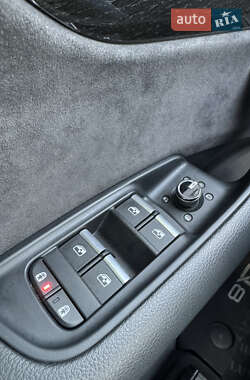 Внедорожник / Кроссовер Audi Q8 2021 в 