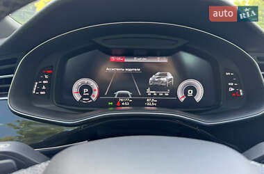 Внедорожник / Кроссовер Audi Q8 2021 в 