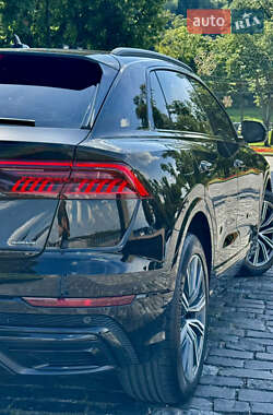 Внедорожник / Кроссовер Audi Q8 2021 в 