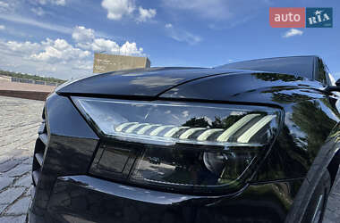 Внедорожник / Кроссовер Audi Q8 2021 в 