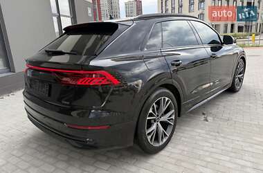 Внедорожник / Кроссовер Audi Q8 2022 в 