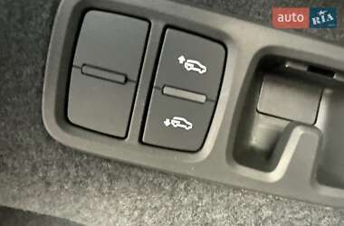 Внедорожник / Кроссовер Audi Q8 2022 в 