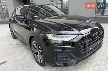 Внедорожник / Кроссовер Audi Q8 2022 в 