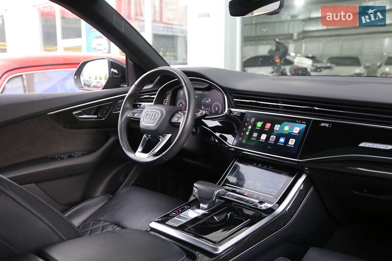 Внедорожник / Кроссовер Audi Q8 2018 в Киеве