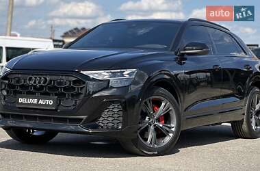 Позашляховик / Кросовер Audi Q8 2024 в 