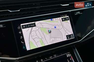 Позашляховик / Кросовер Audi Q8 2024 в 