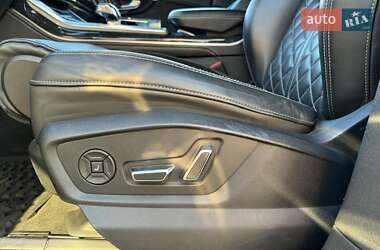 Внедорожник / Кроссовер Audi Q8 2018 в 