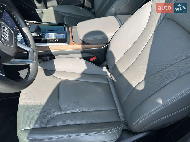 Внедорожник / Кроссовер Audi Q8 2018 в Львове