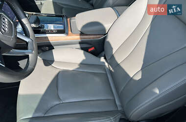Внедорожник / Кроссовер Audi Q8 2018 в 