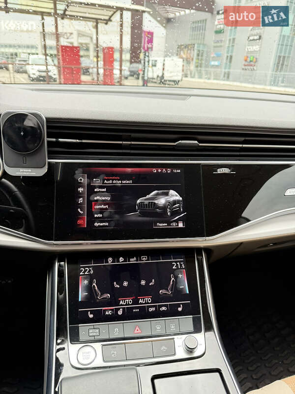 Внедорожник / Кроссовер Audi Q8 2019 в Киеве