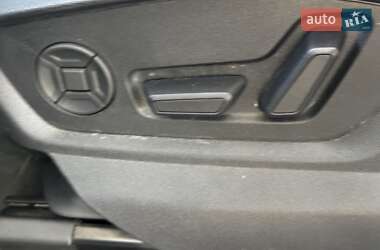 Позашляховик / Кросовер Audi Q8 2021 в 