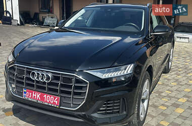 Внедорожник / Кроссовер Audi Q8 2023 в 