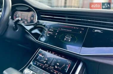 Позашляховик / Кросовер Audi Q8 2019 в 