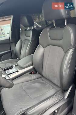 Внедорожник / Кроссовер Audi Q8 2023 в 