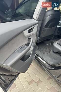 Внедорожник / Кроссовер Audi Q8 2023 в 