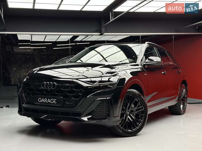 Позашляховик / Кросовер Audi Q8 2025 в 