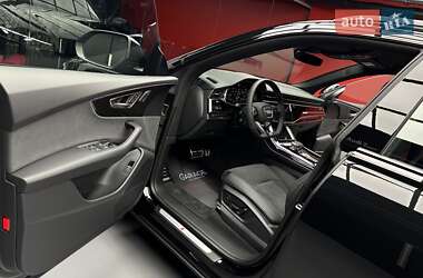 Позашляховик / Кросовер Audi Q8 2025 в 