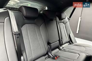 Позашляховик / Кросовер Audi Q8 2025 в 