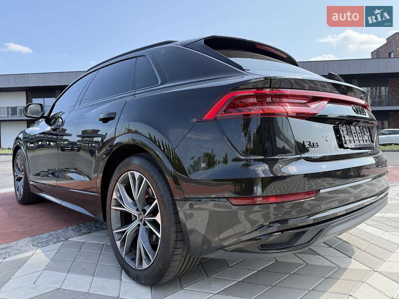 Внедорожник / Кроссовер Audi Q8 2023 в 