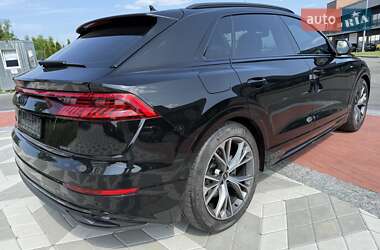 Внедорожник / Кроссовер Audi Q8 2023 в 