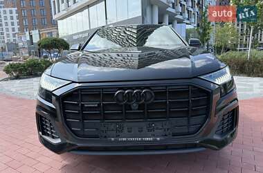 Внедорожник / Кроссовер Audi Q8 2023 в 
